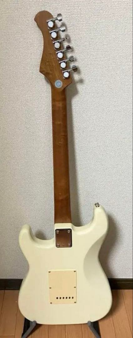 ほぼ新品【エレキギター】Bacchus BST-3 RSM/M OWHストラト