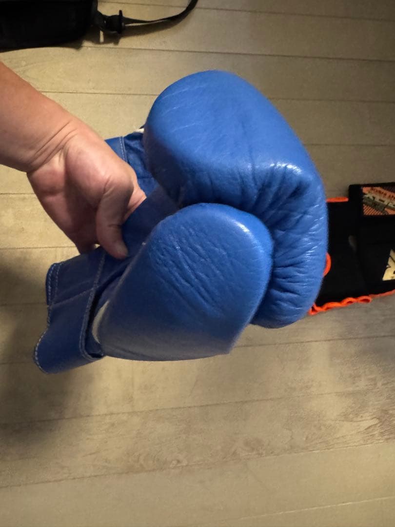 Winning ボクシンググローブ 8 oz 青&バンテージセット