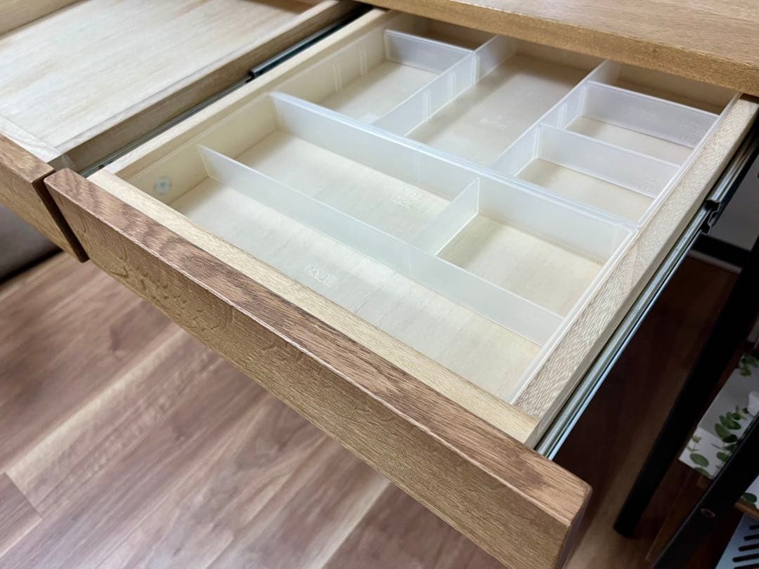 C*r様 イトーキ デスク ウットフォーク 天然木