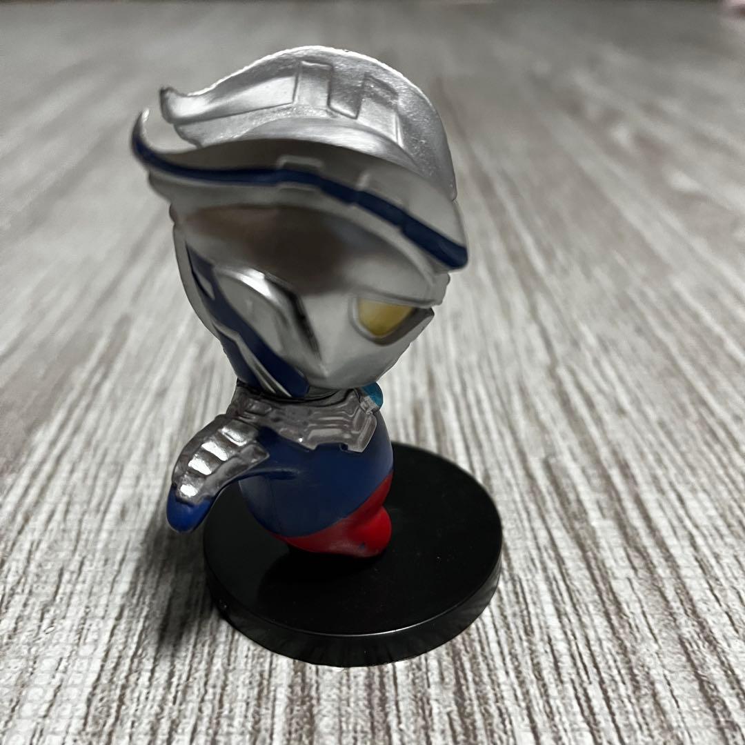 【レア⁈】ウルトラマン　ミニフィギュア　おデブ⁈ おもしろポーズ⁈ 3体　台座付