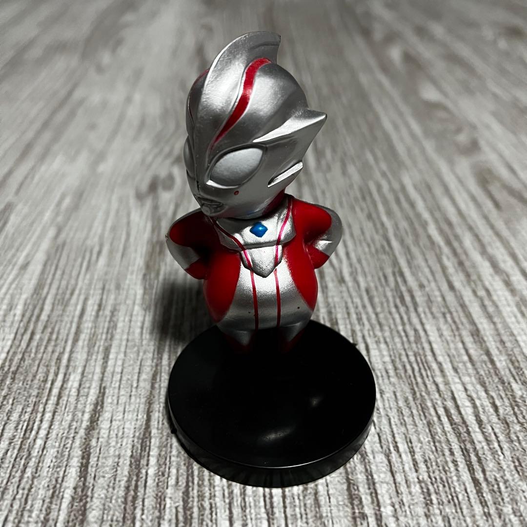 【レア⁈】ウルトラマン　ミニフィギュア　おデブ⁈ おもしろポーズ⁈ 3体　台座付
