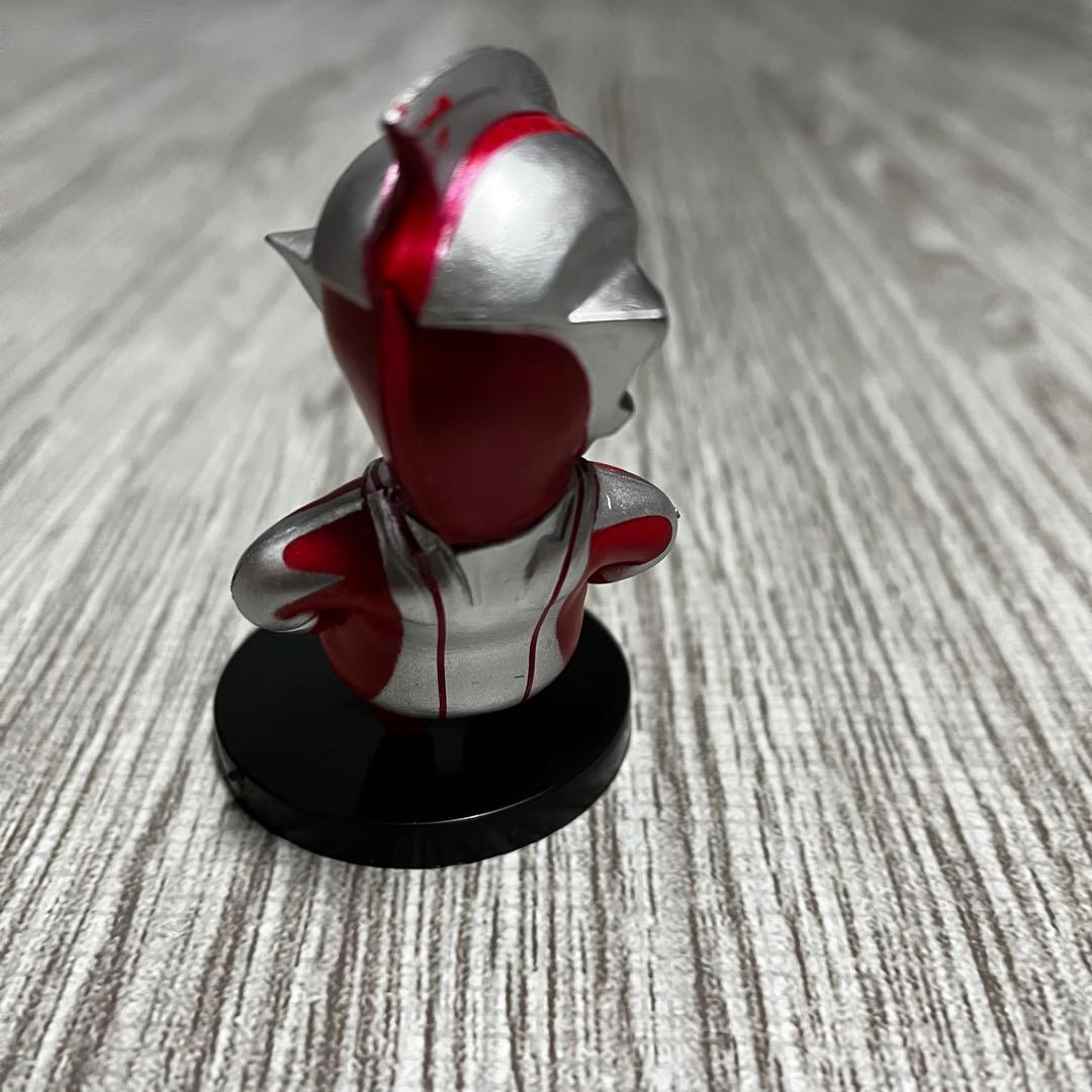 【レア⁈】ウルトラマン　ミニフィギュア　おデブ⁈ おもしろポーズ⁈ 3体　台座付