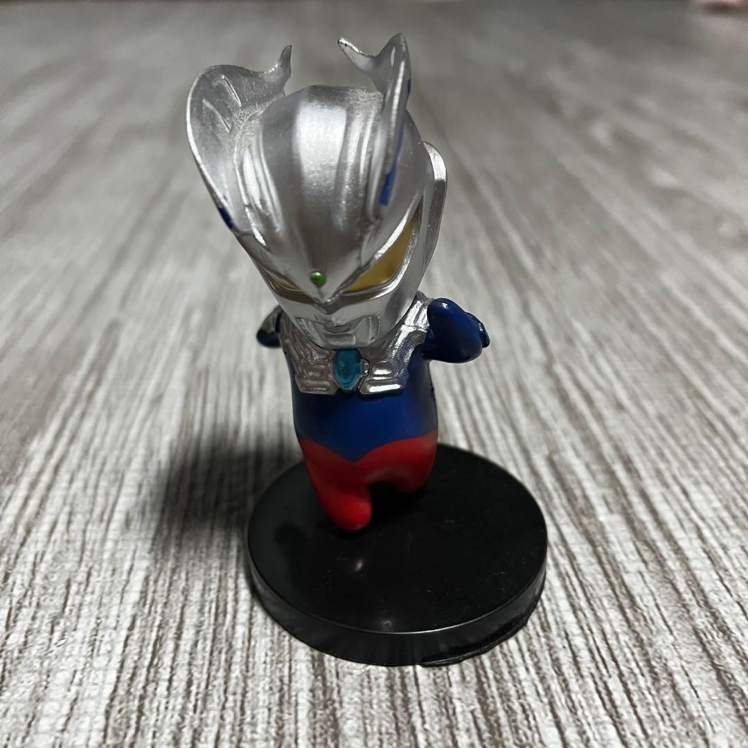 【レア⁈】ウルトラマン　ミニフィギュア　おデブ⁈ おもしろポーズ⁈ 3体　台座付