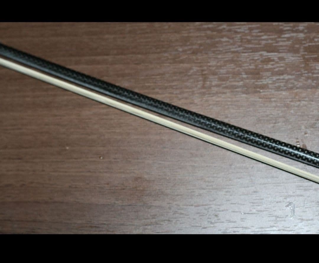 バイオリン弓　4/4 カーボン