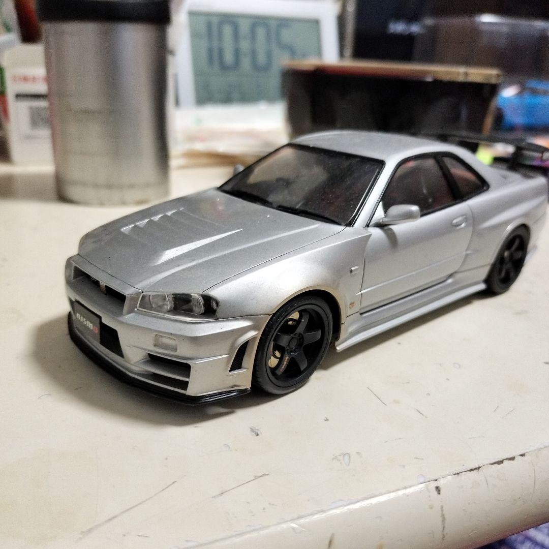 Nissan Skyline GT-R R34 シルバー