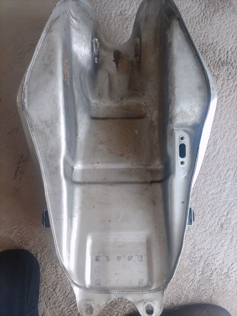 a*s様 SUZUKI バイクタンク シルバー