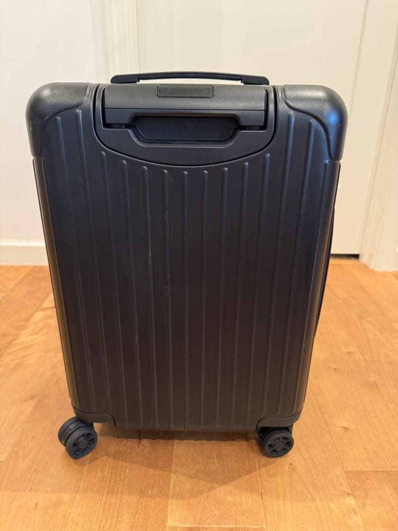 RIMOWA ブラック キャリーケース 4輪