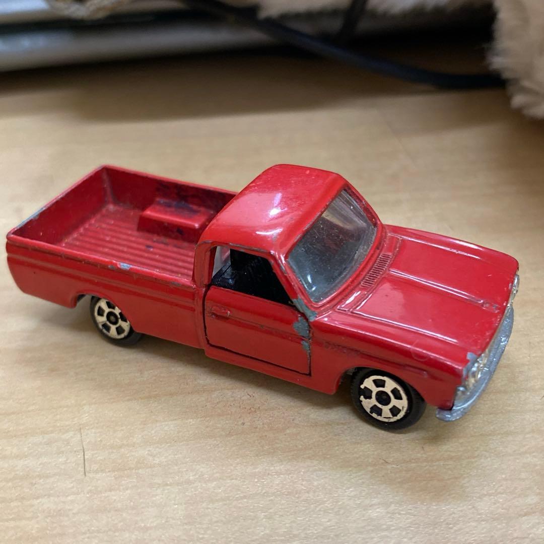 トミカ 香港製 ダットサン1300