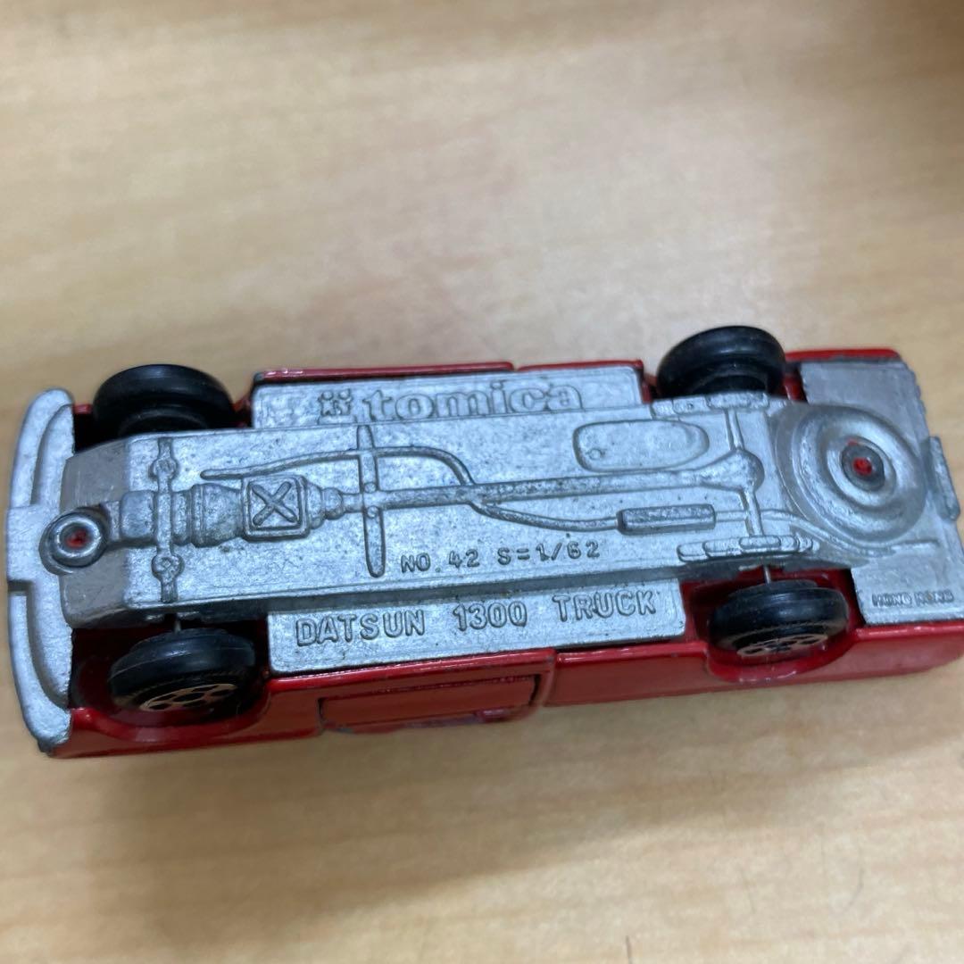 トミカ 香港製 ダットサン1300