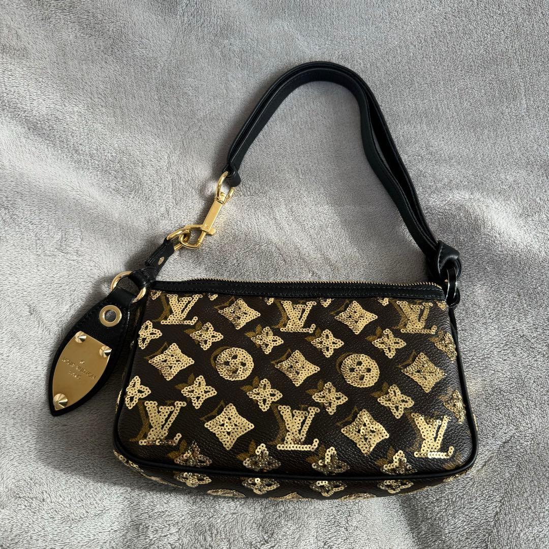 【LOUIS VUITTON】 モノグラム・エクリプス ポシェットアクセソワール