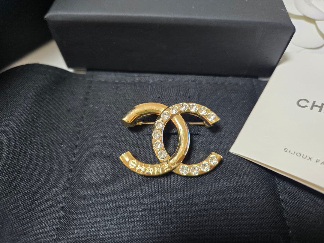 2024年百貨店購入 新品未着用CHANEL ゴールド ブローチ定価90200円