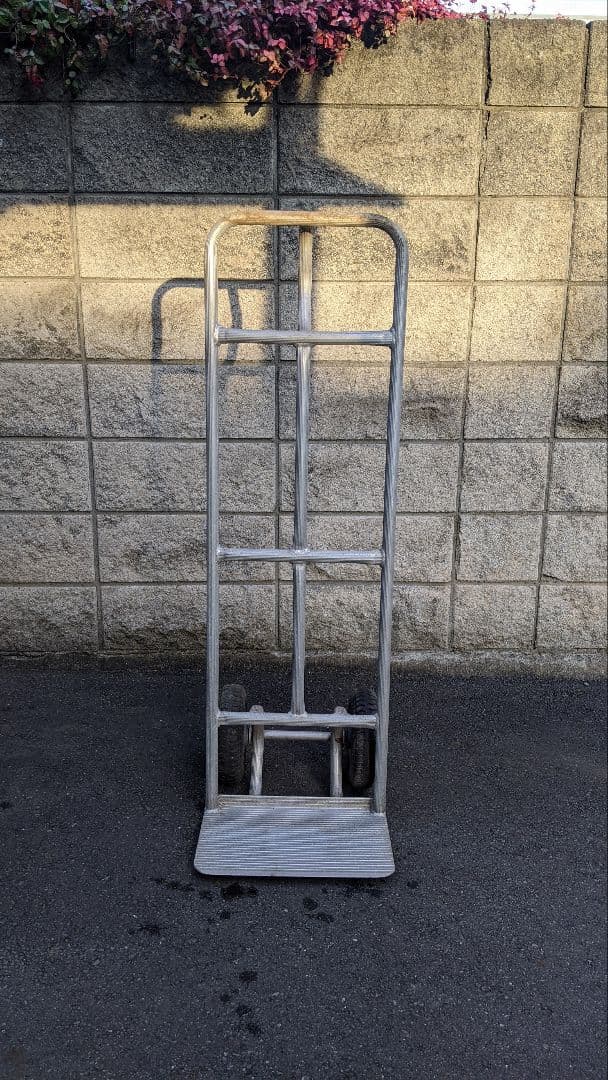 アルミ製　２輪車　ラクラクキャリー！　※直接引取り可能な方 １万円！