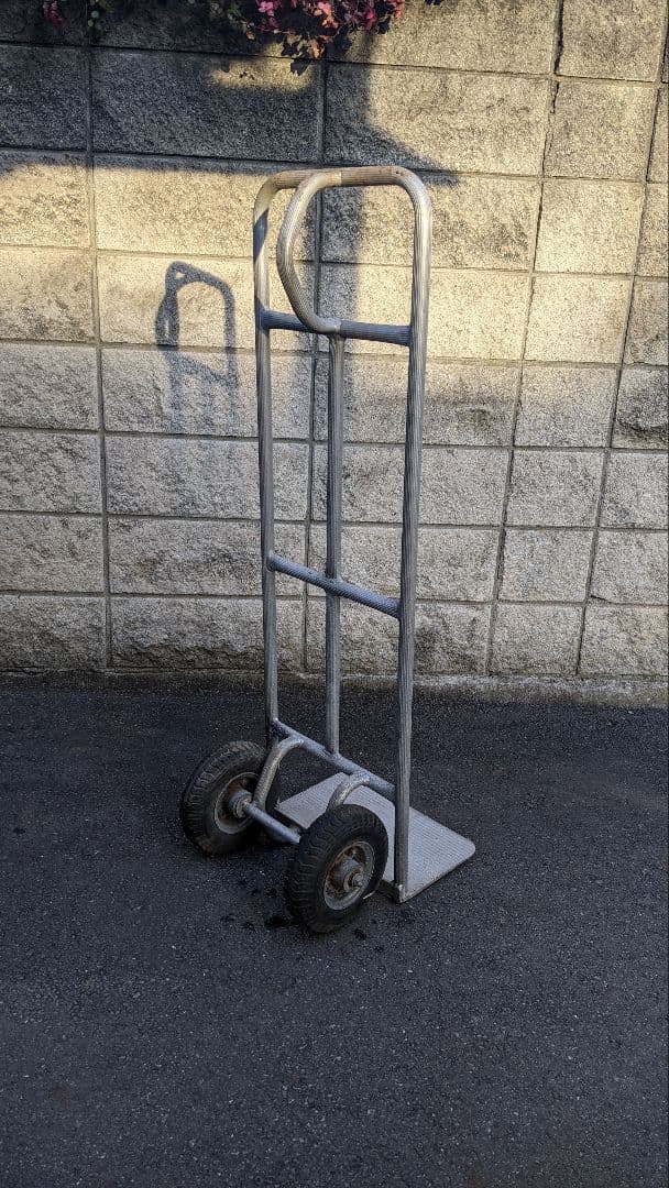 アルミ製　２輪車　ラクラクキャリー！　※直接引取り可能な方 １万円！