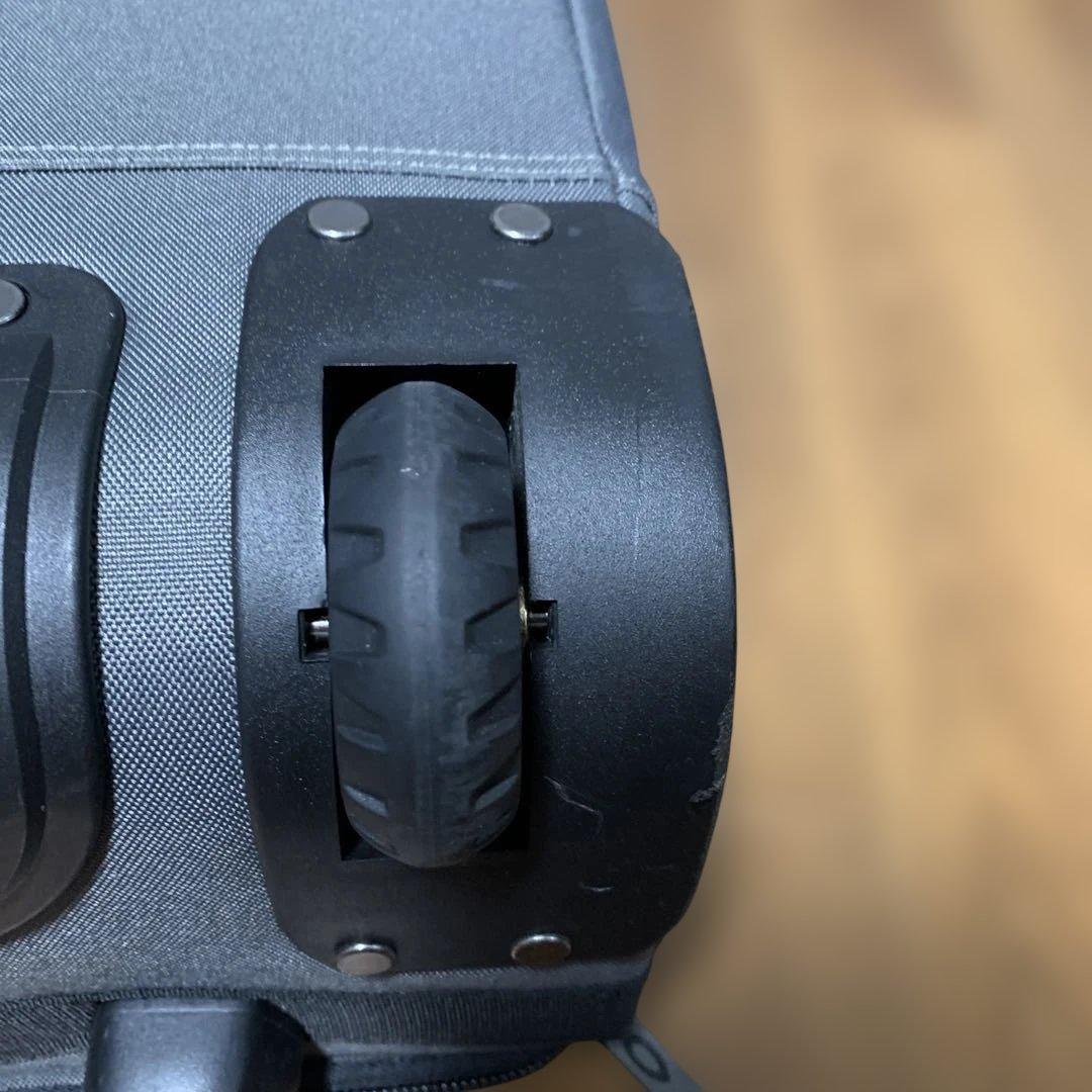 OAKLEY グレー キャリーバッグ