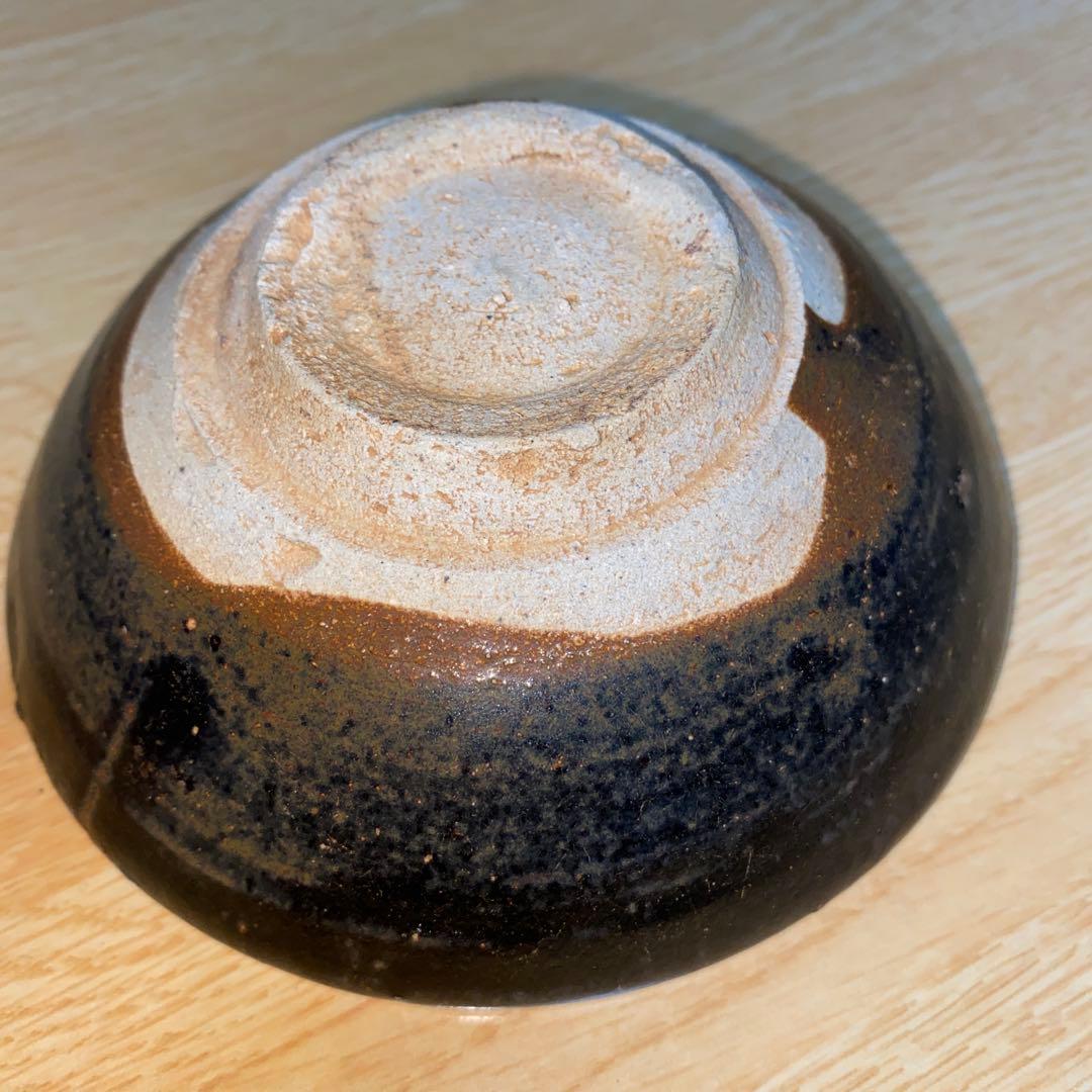 黒釉白彩梅花紋(？)小服茶碗　吉州窯　南宋時代