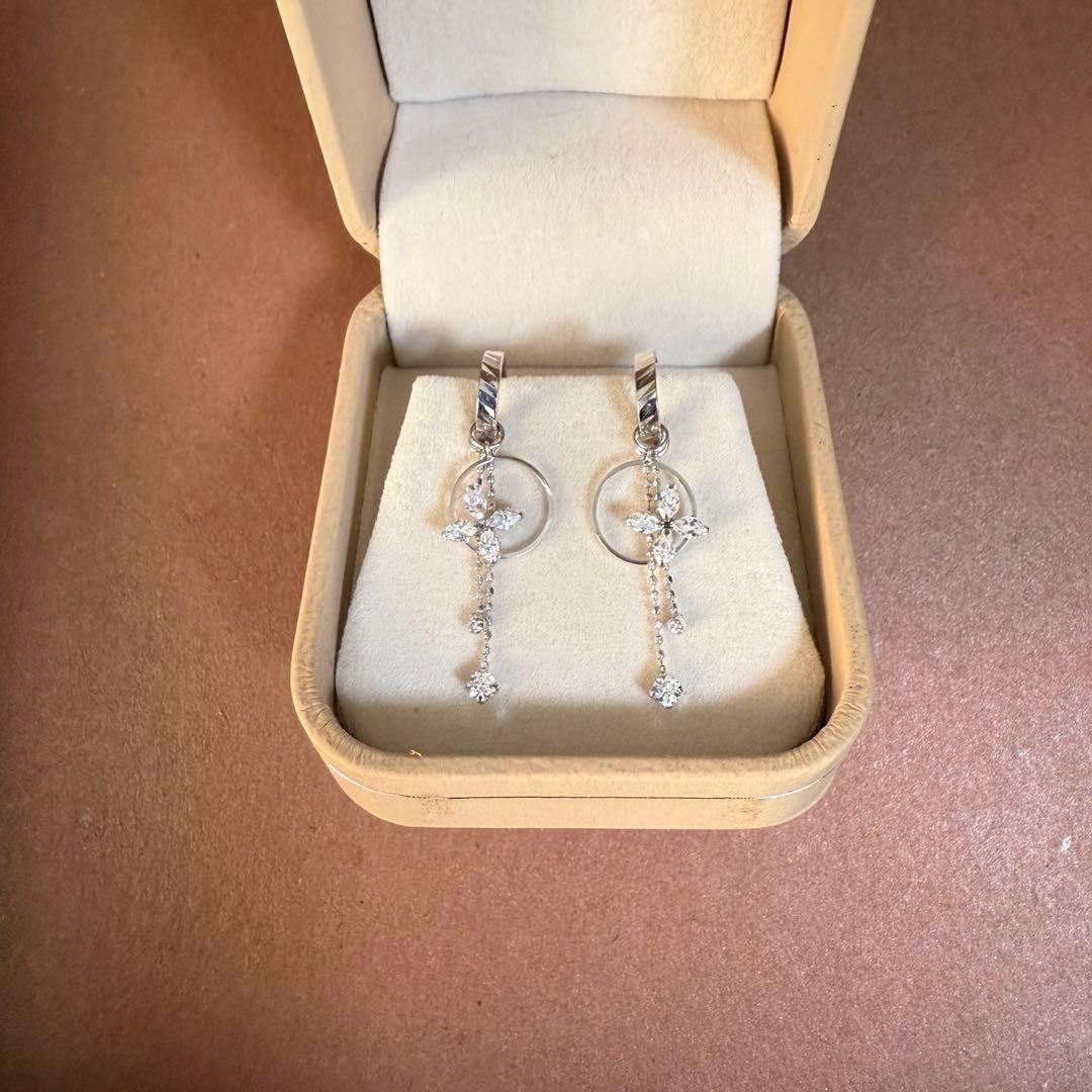 【3万】WGK14エルサカエ　フラワー　モチーフ ピアス