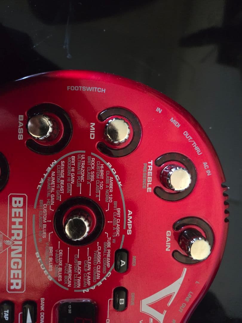 BEHRINGER VAMP 3 ギターエフェクター　アンプシミュレーター