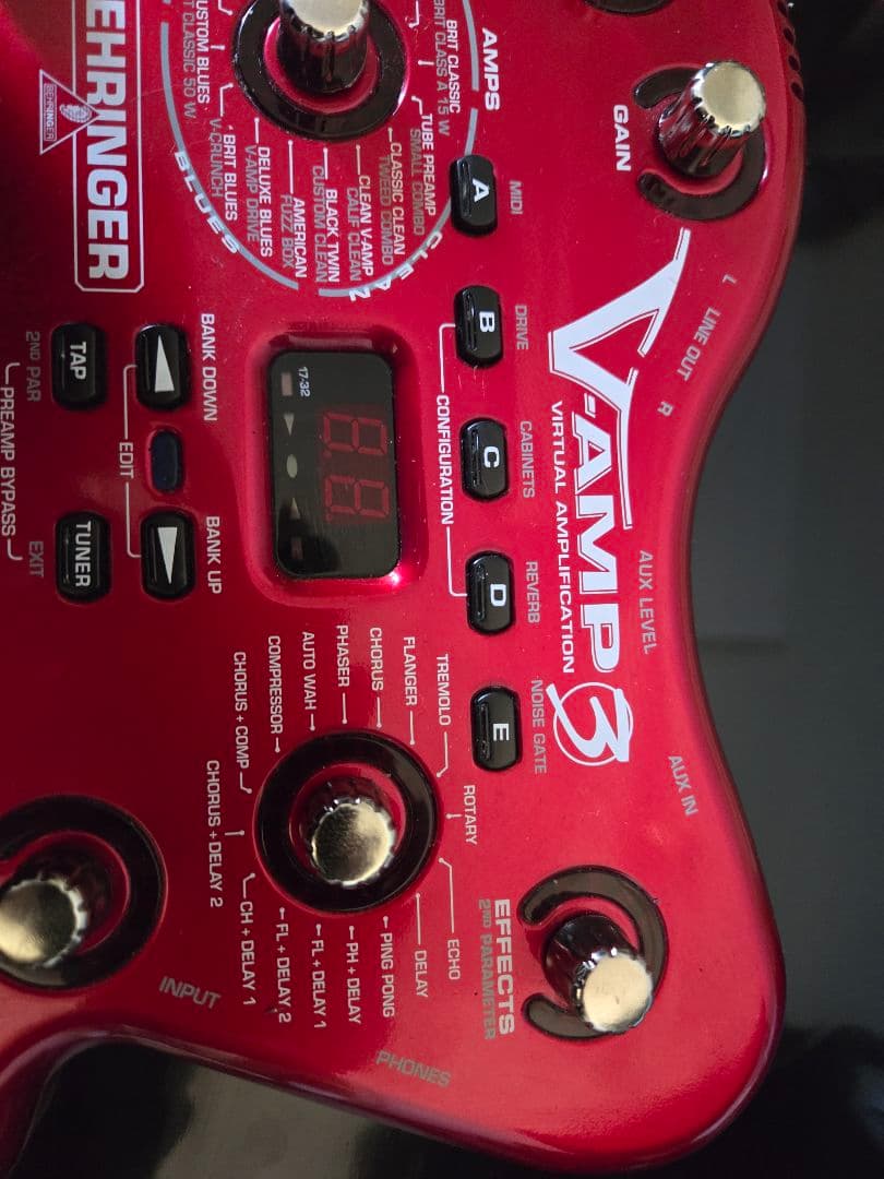 BEHRINGER VAMP 3 ギターエフェクター　アンプシミュレーター