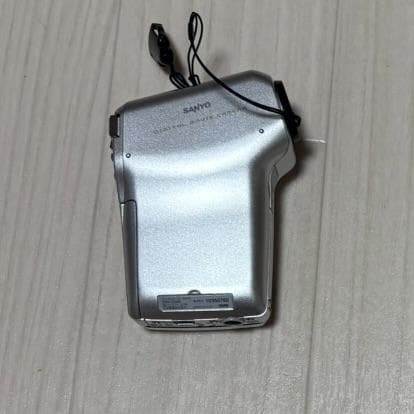 SANYO Xacti DMX-CG6(S) ビデオカメラ 600万画素 防水