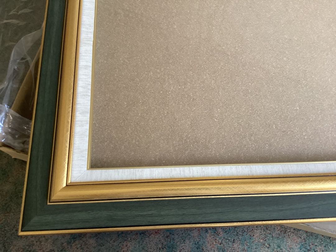 モスグリーンとゴールドの木製油彩額縁　サイズF8 箱付き　日本製　美品