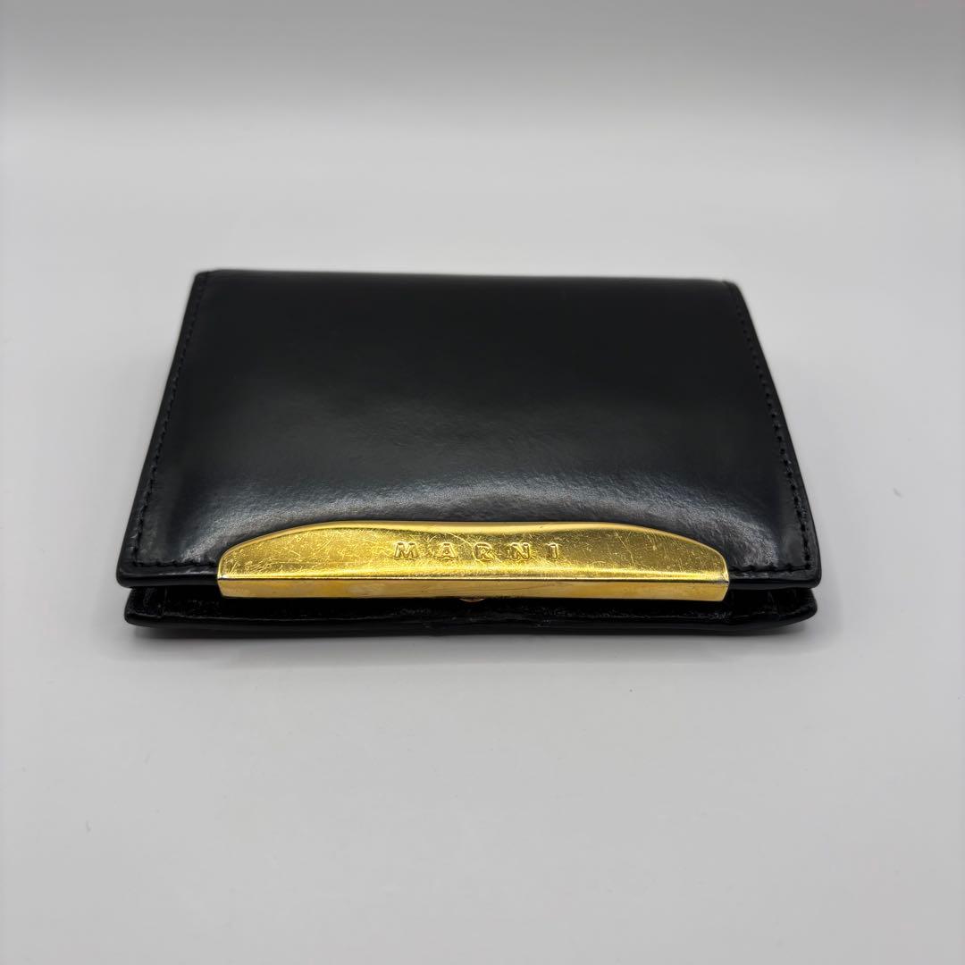 MARNI 二つ折り財布　ブラック　ゴールド　光沢　コンパクト　ウォレット　財布