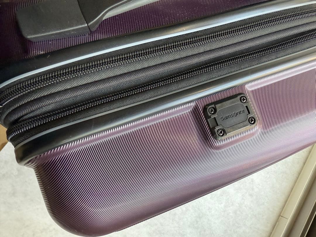 完売品！サムソナイト 機内持ち込み スーツケース キャリー omni2 USB