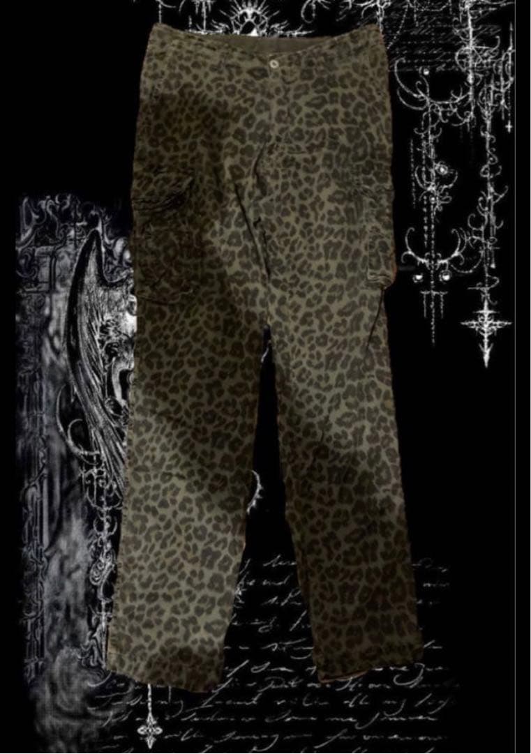 顎関節症　メンズTシャツ＋レオパードズボン