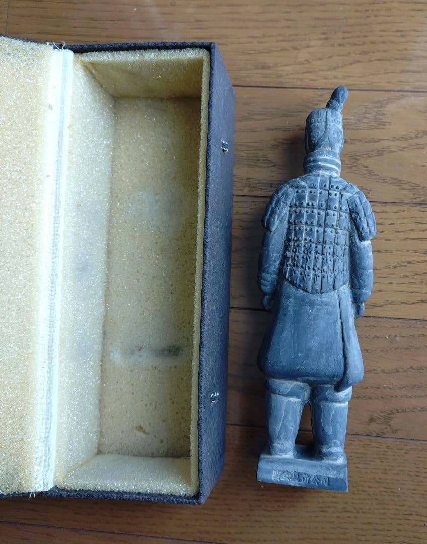 兵馬俑　レプリカ　ケース付き
