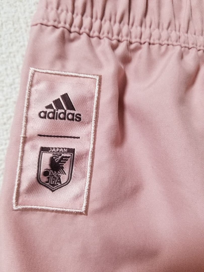 美品 adidas ハーフパンツ サッカー日本代表　ショートパンツnigo 桜餅