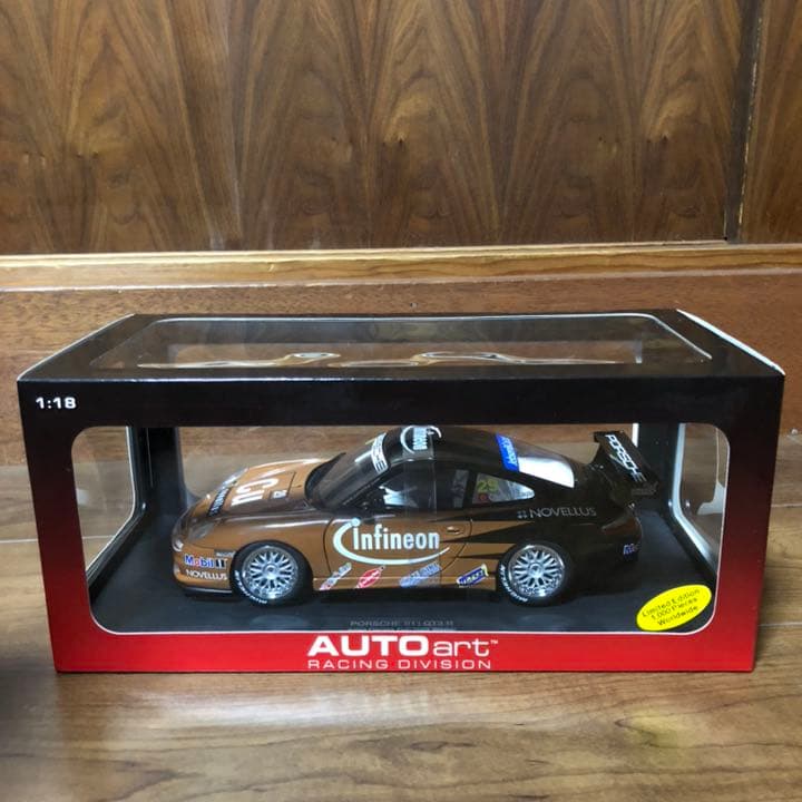 未展示品オートアート1/18 ポルシェ911GT3R アジアンカレラカップ優勝車
