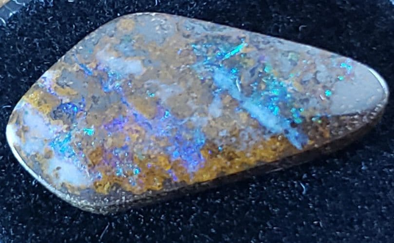 20×10㎜程度ボルダーオパール