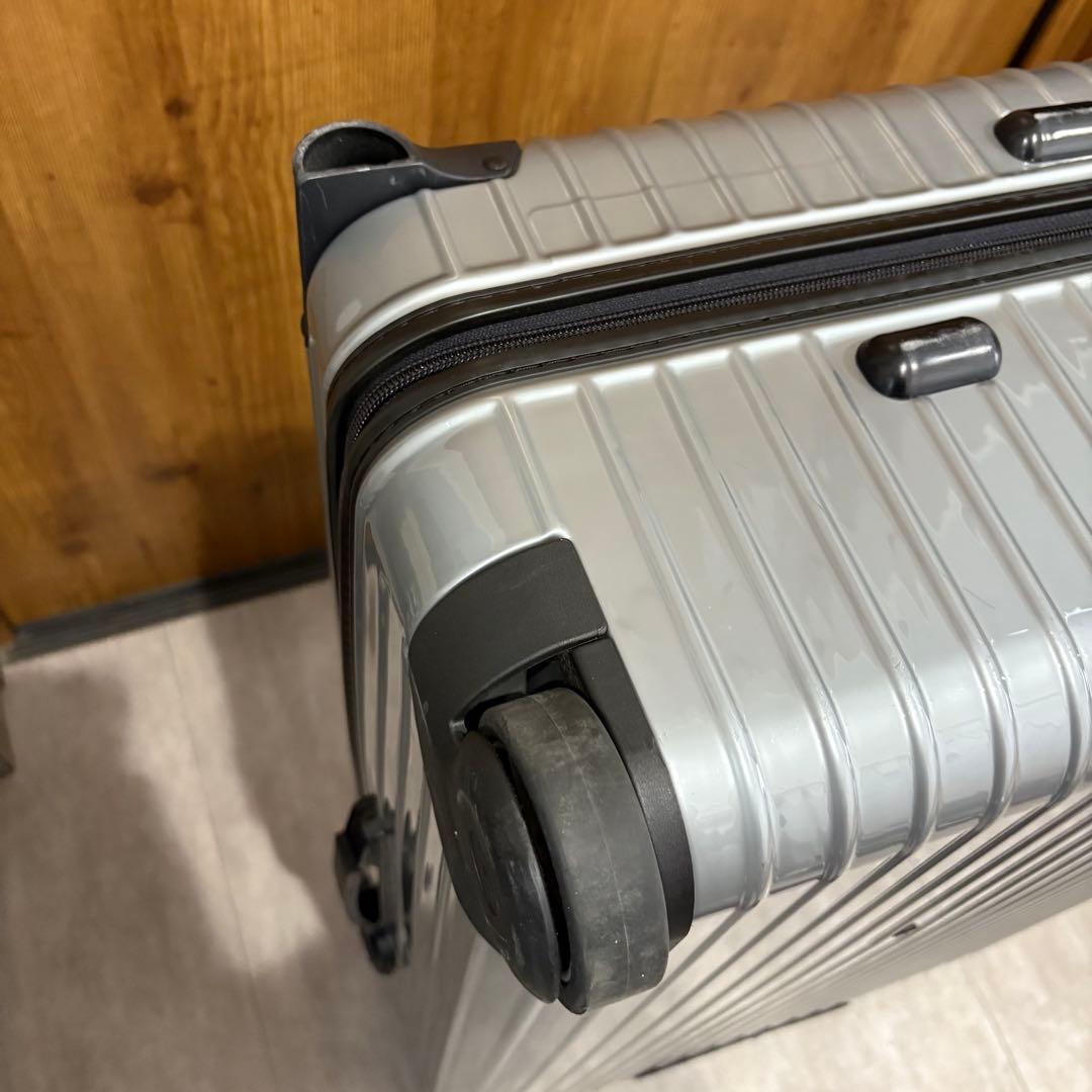 リモワ　サルサ　104L 2輪　シルバー　グレー　最大容量　キャリーケース