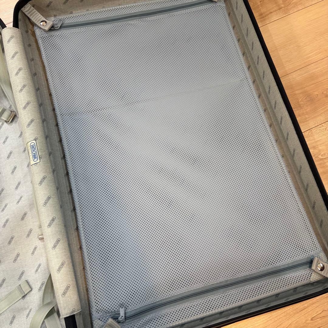 リモワ　サルサ　104L 2輪　シルバー　グレー　最大容量　キャリーケース