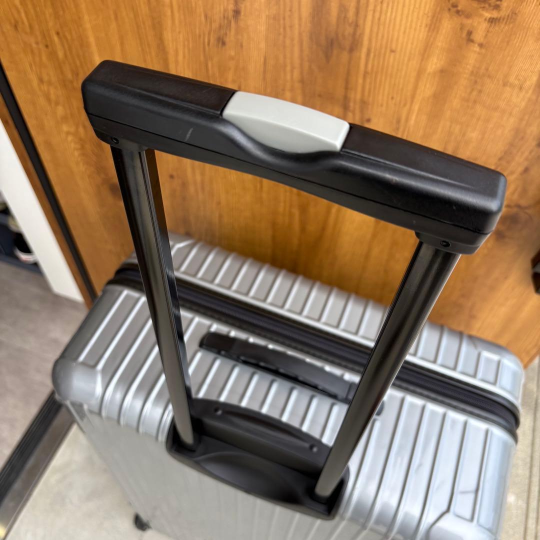 リモワ　サルサ　104L 2輪　シルバー　グレー　最大容量　キャリーケース