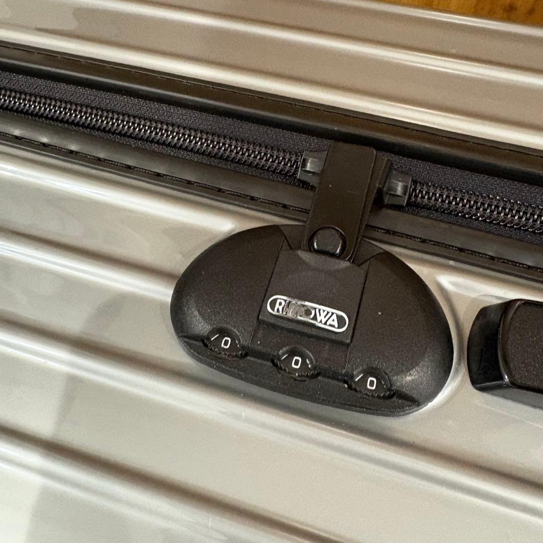 リモワ　サルサ　104L 2輪　シルバー　グレー　最大容量　キャリーケース