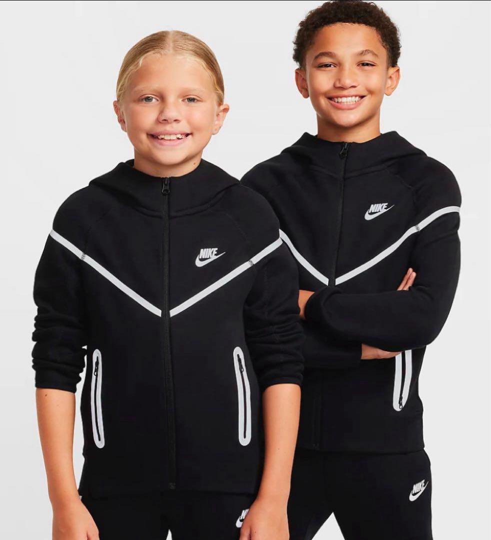 NIKE ナイキ ジュニア テックフリース フルジップパーカー　ブラック　光る