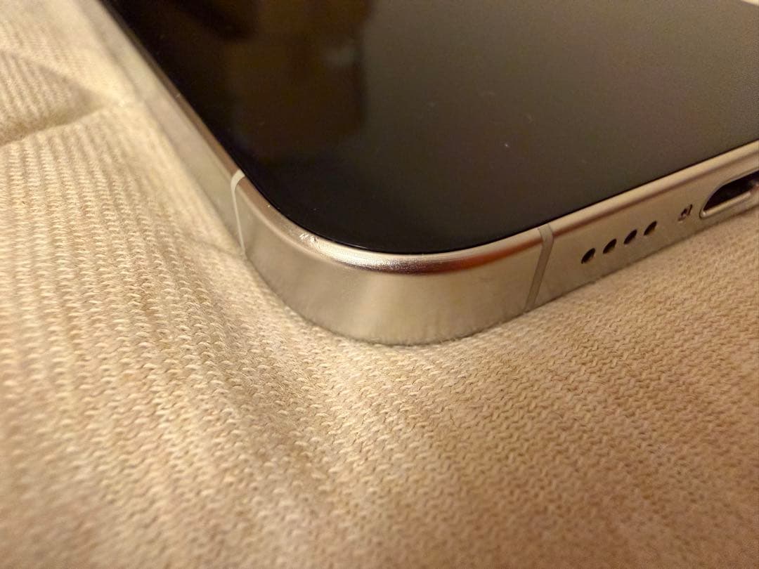 iPhone 15 Pro Max 256GB ホワイトチタニウム SIMフリー