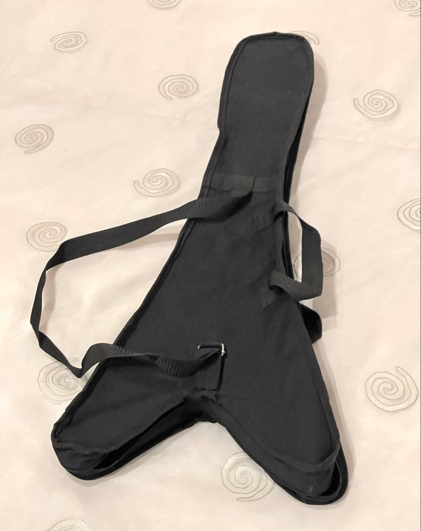 K-garage Junior アンプ内蔵 ミニギターV型 白黒