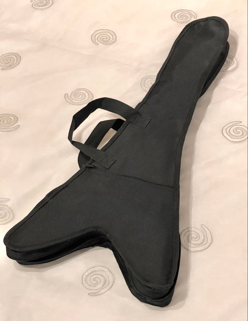 K-garage Junior アンプ内蔵 ミニギターV型 白黒