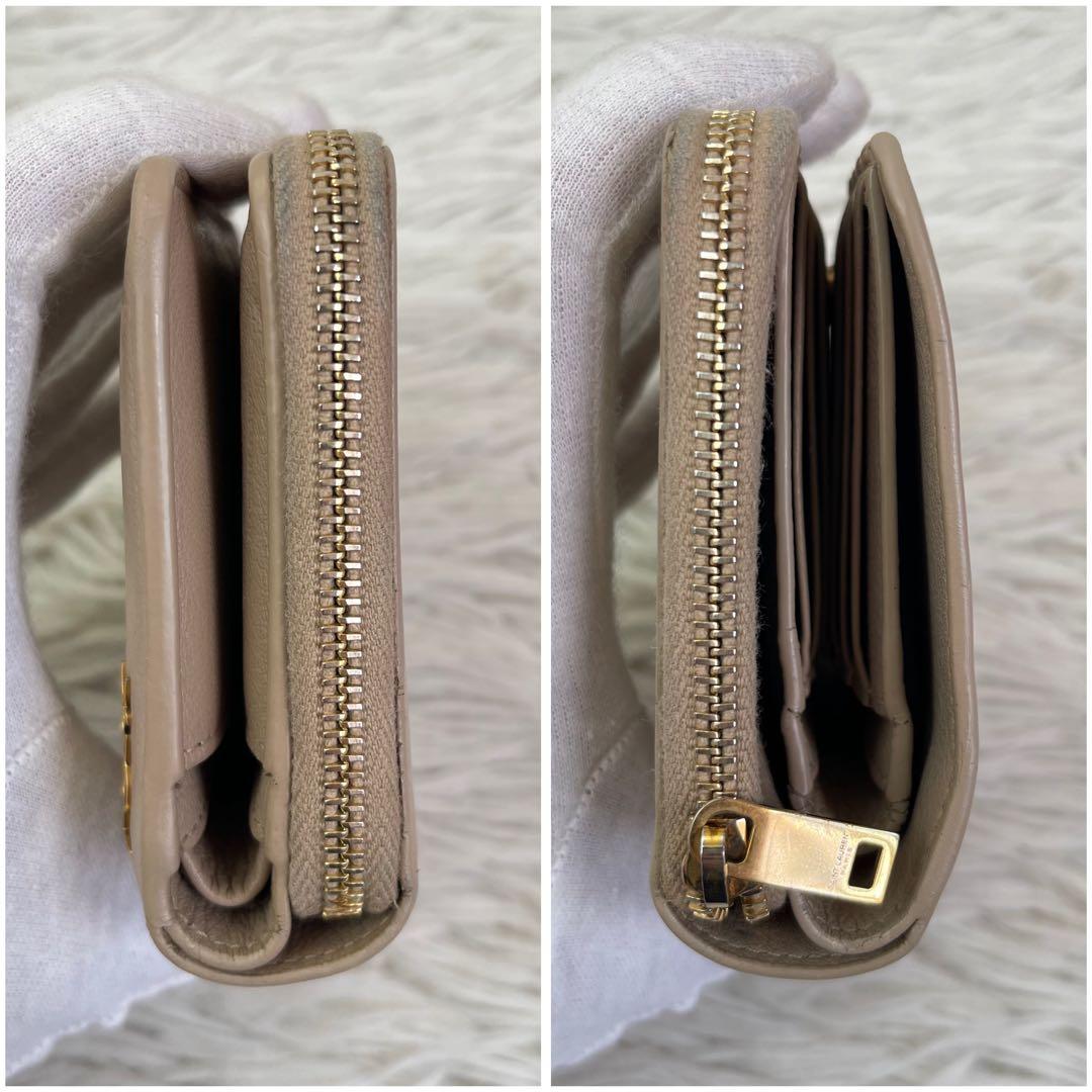 美品/現行✨イヴサンローラン 二つ折り財布　カサンドラ　YSL　ピンクベージュ