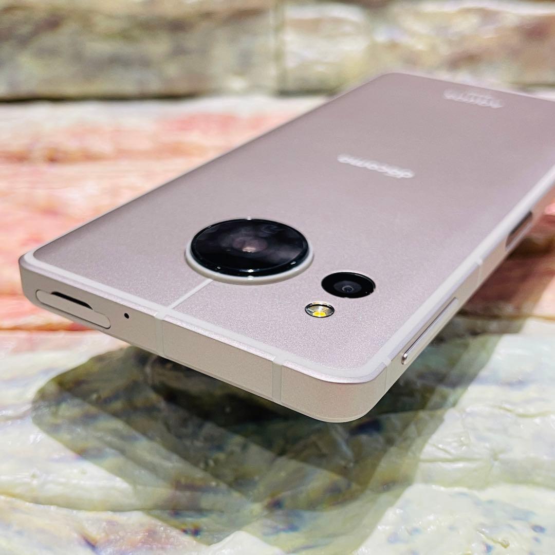 美品 SIMフリー AQUOS sense8 128GB ライトカッパー