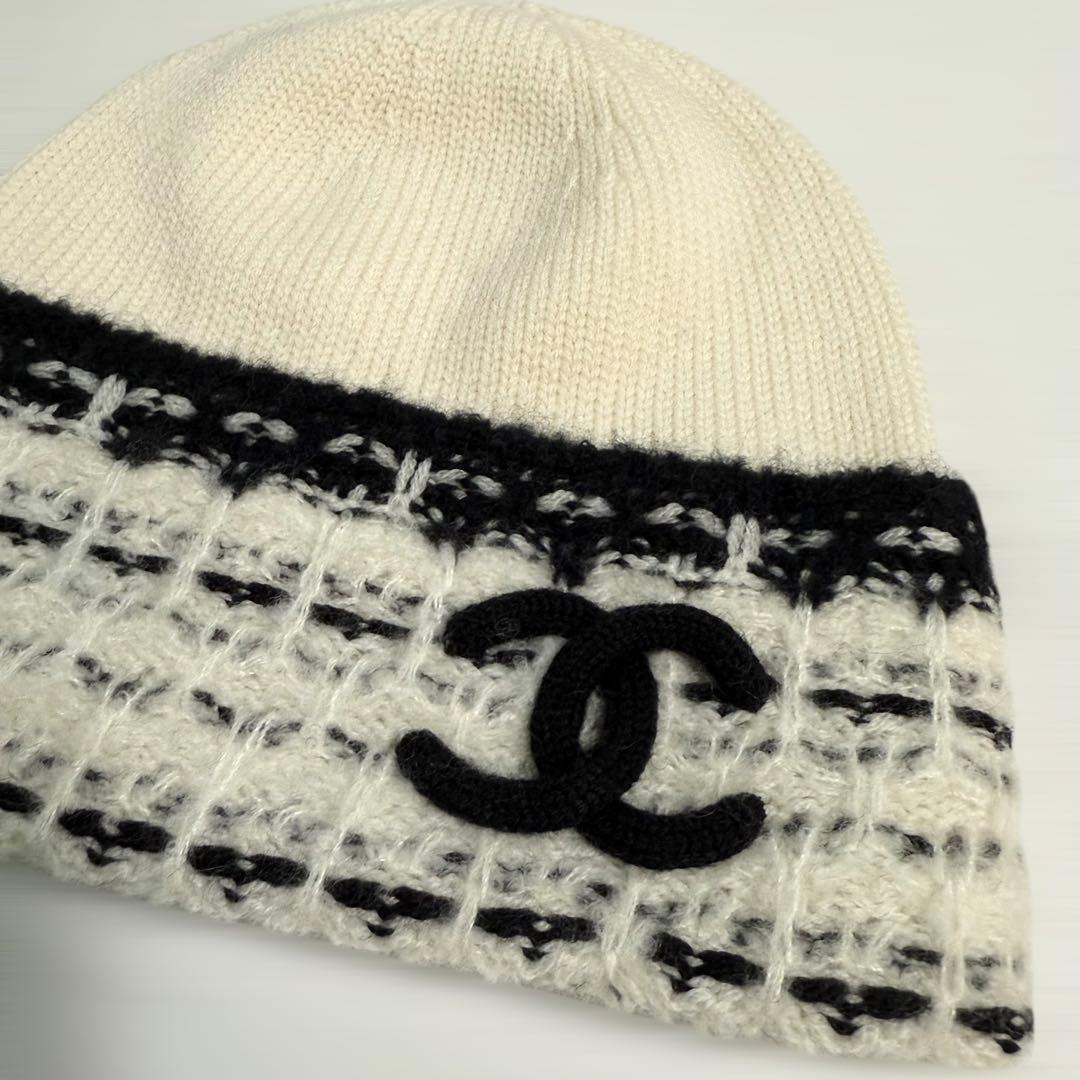 CHANEL ニット帽・ツイード柄　ビーニー ホワイト・ブラック