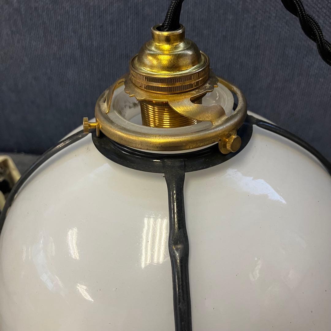 アンティーク　乳白色ガラスシェード　ペンダントライト　レトロ　2個セット