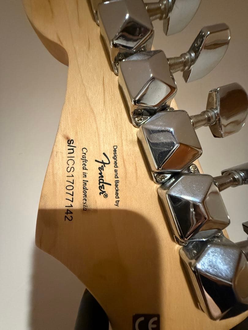 Squier Stratocaster サンバースト ギター