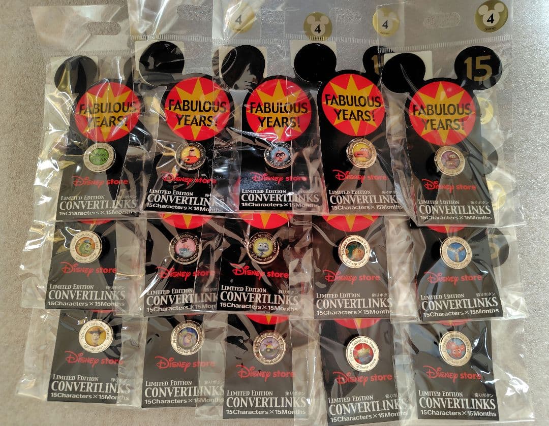 【未使用未開封】225個 全種　ディズニーストア15周年　飾りボタン