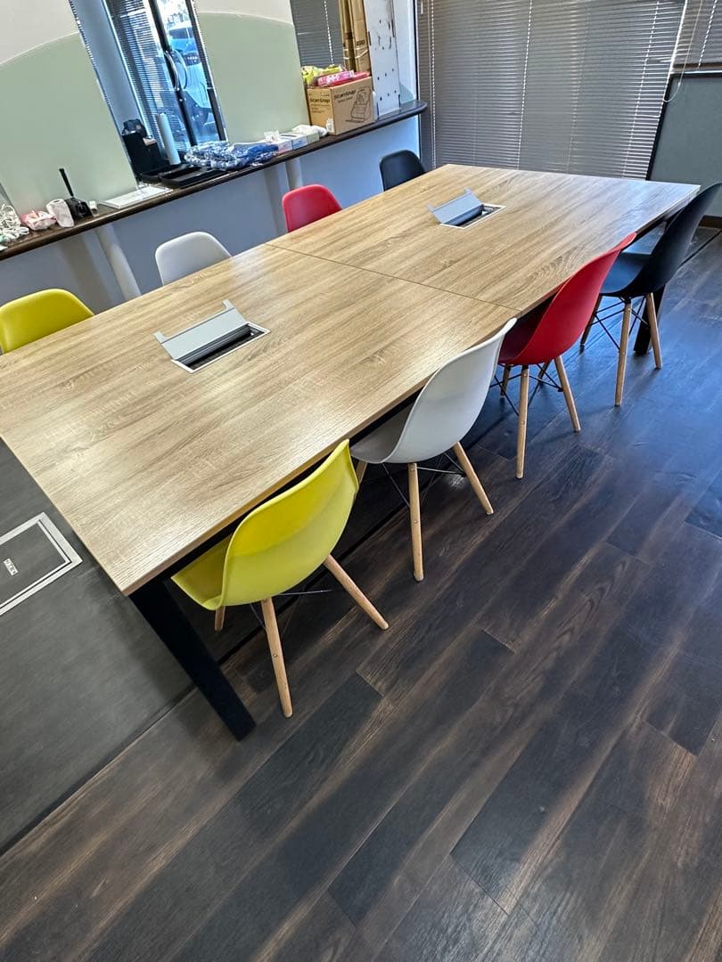 木製長方形会議テーブル 電源ソケット付き