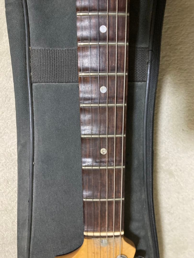 Fenderストラトキャスターエレキギター