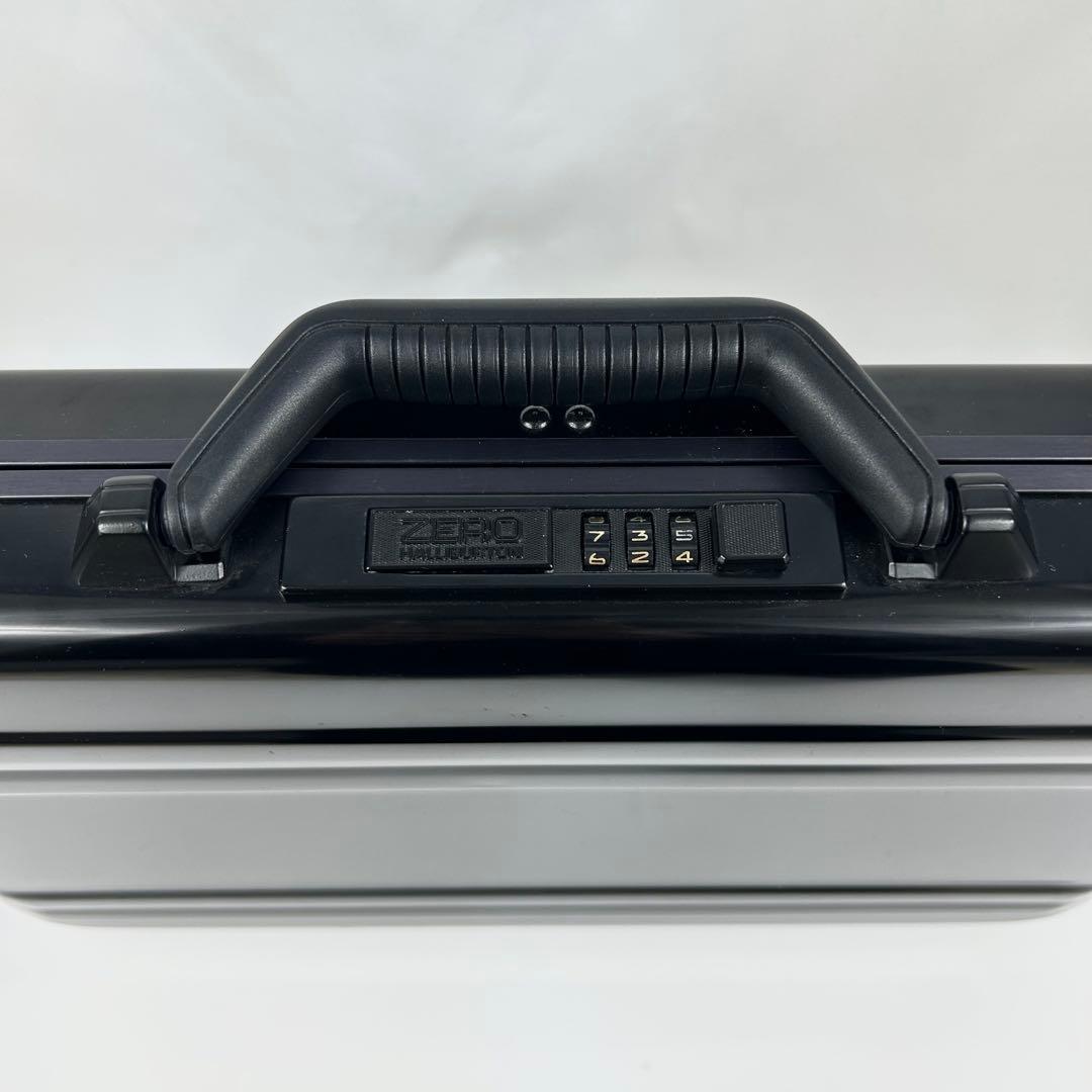 ギャランティー付き ゼロハリバートン アタッシュケース 軽量 ブラック