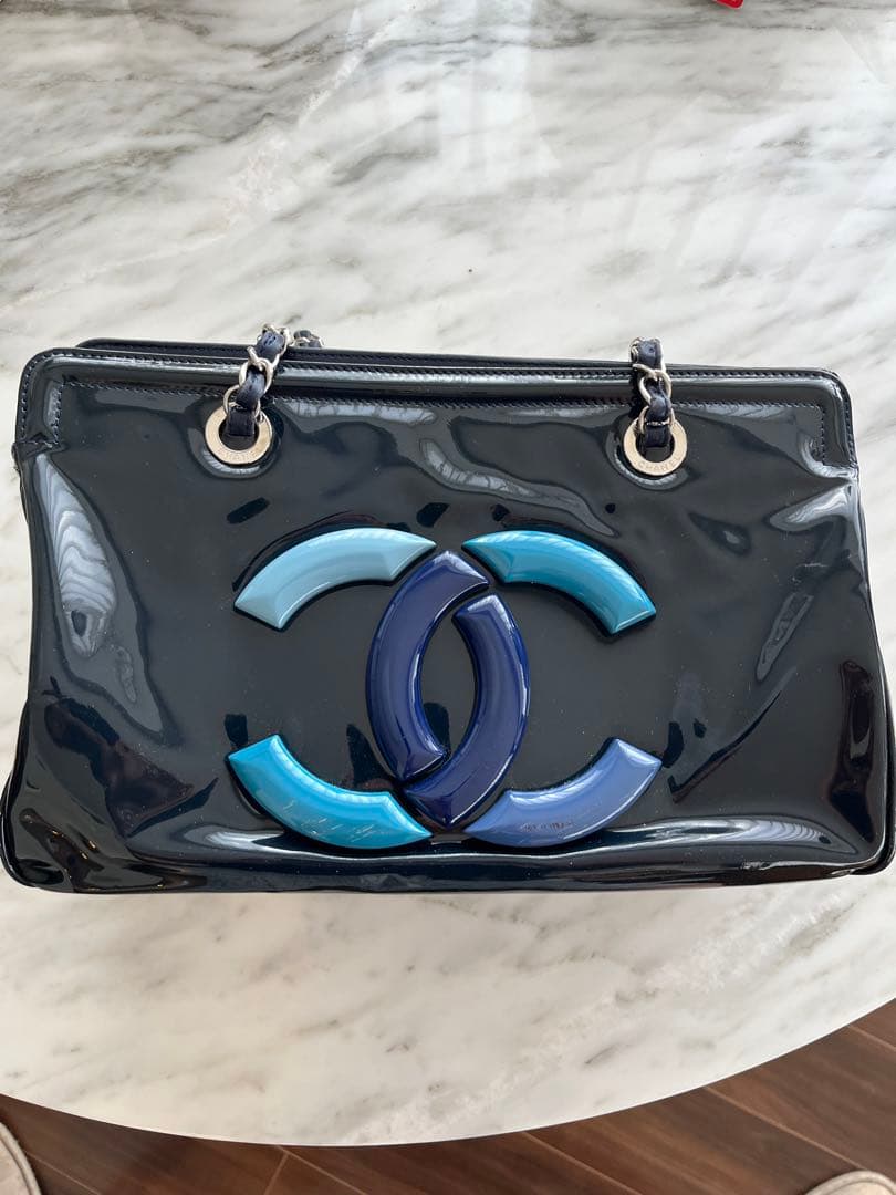 シャネルCC ココマーク　肩掛けリップスティク　 sanzoku