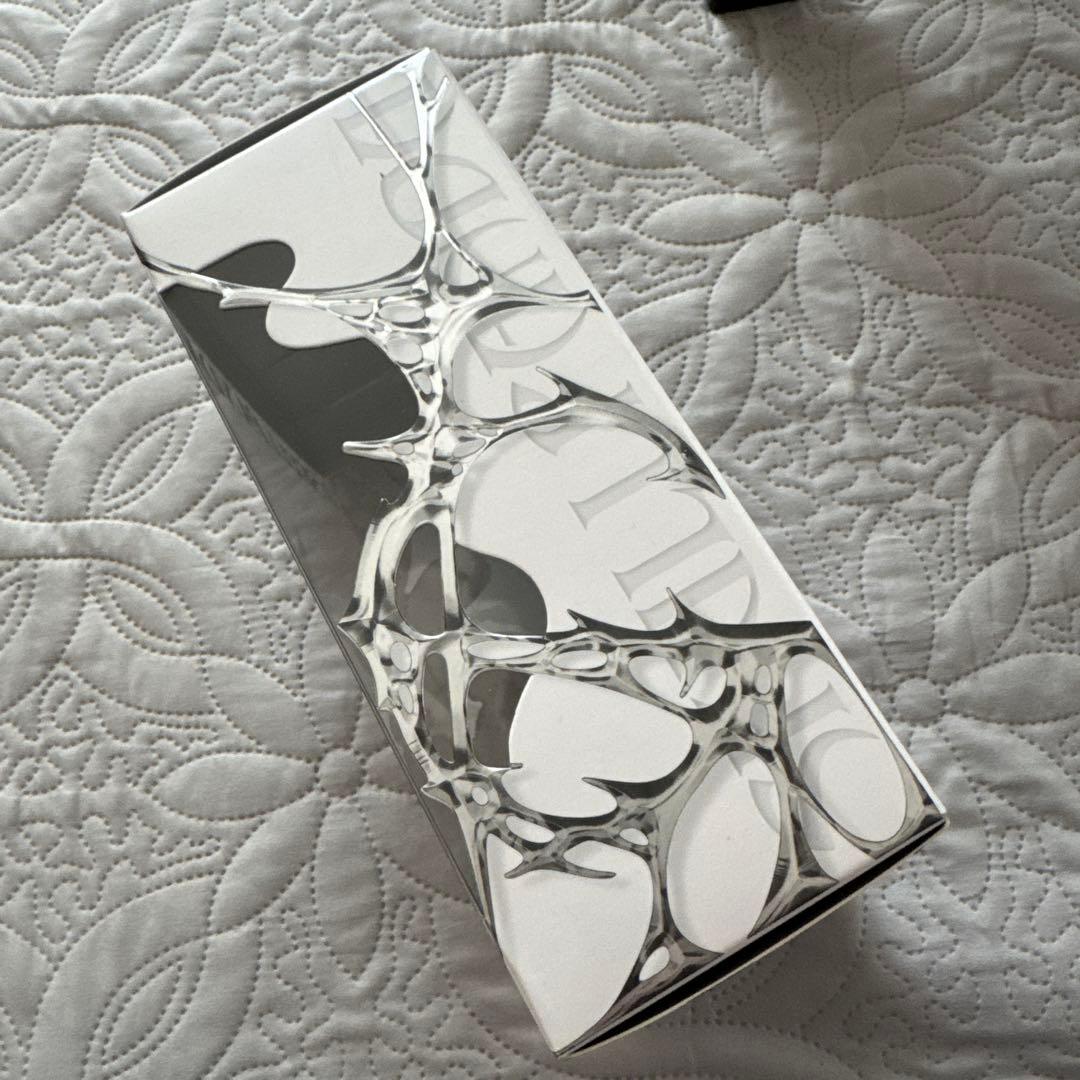 グレーのファー付きキャラクターぬいぐるみ